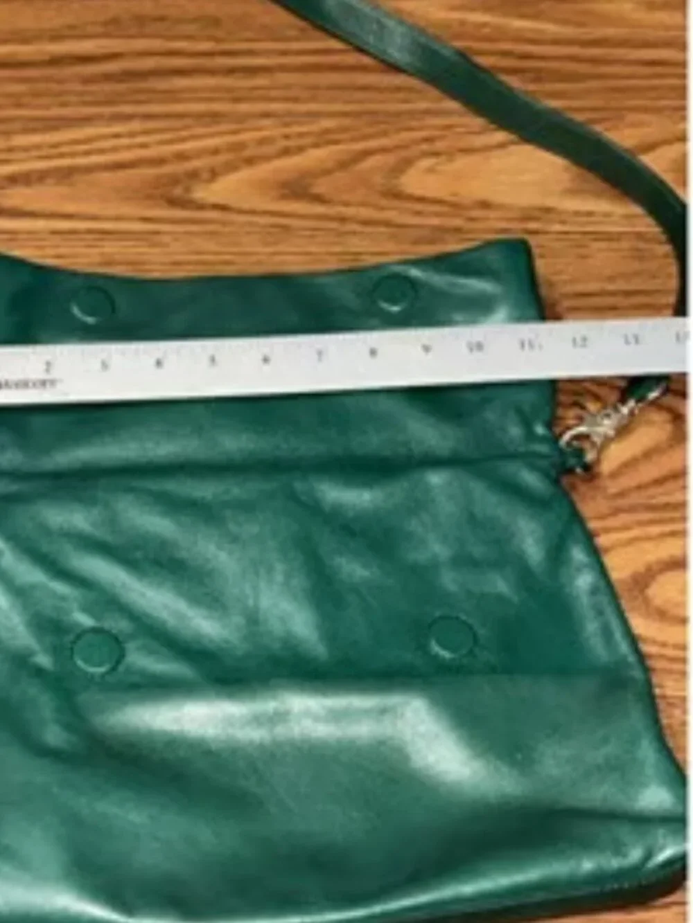 Tory Burch Emerald Green Gold Hardware Leather 3 way Magnetic Closure Shoulder
